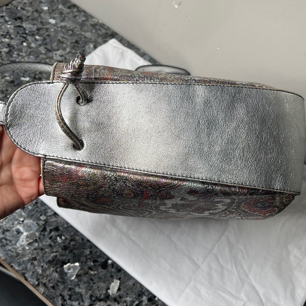 Furla Vintage Silver Leather Cinch Semi Structured Bucket Bag Made in Italy - Picture 8 of 16